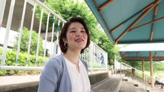 Una mujer de Indonesia que adora estar follando en publico