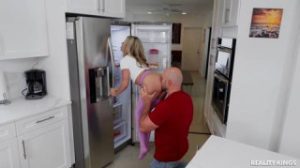 Summer Vixen goza en un porno culonas siendo follada con gusto
