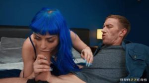 Que difícil es convencer a Jewelz Blu para follar en poringa gratis