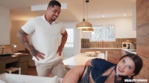 Asandra Dewy tiene todo listo para hacer un porno de youtube