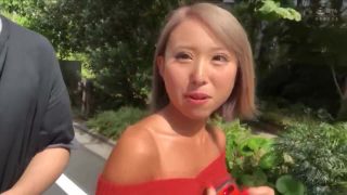 Nada como estar con asiaticas follando con placer en la bañera