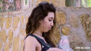 Un encuentro sexual con dos chicas cerdas xxx en la playa