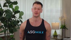 Un trío de gays que se acaban de conocer en un porno gay latino