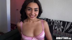 Vanessa es una de las chicas petardas gratis que ha llegado para mamar