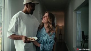 A Anna Claire Clouds le espera una cita interracial en 4tube