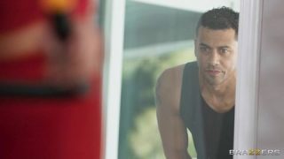 Payton Preslee se entrena y folla con uno de sus amigos pajilleros